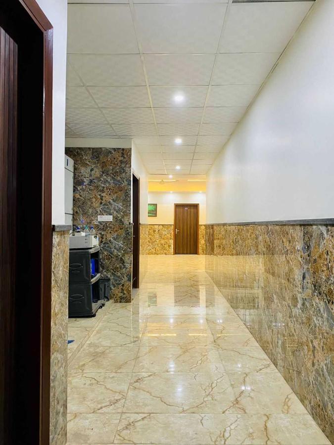 Hotel O K R Resdiancy Near Botanic Garden Of Indian Republic Noida Dış mekan fotoğraf