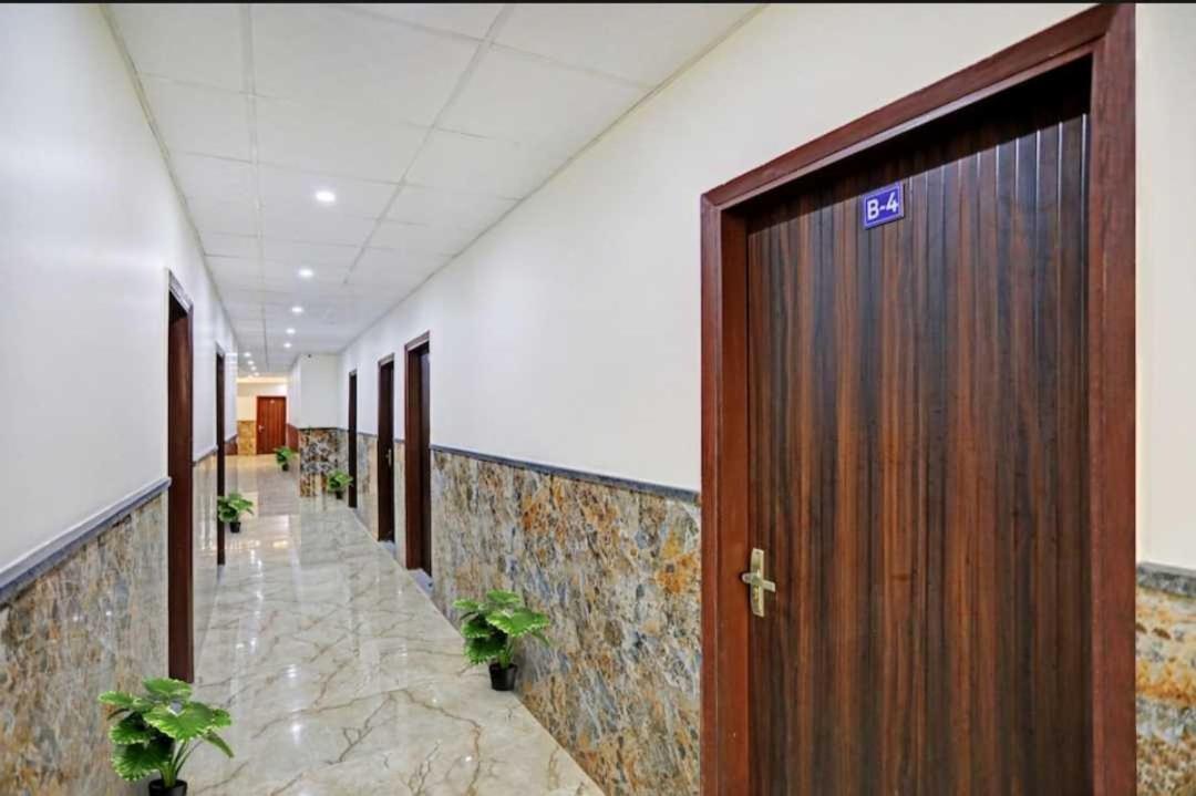Hotel O K R Resdiancy Near Botanic Garden Of Indian Republic Noida Dış mekan fotoğraf
