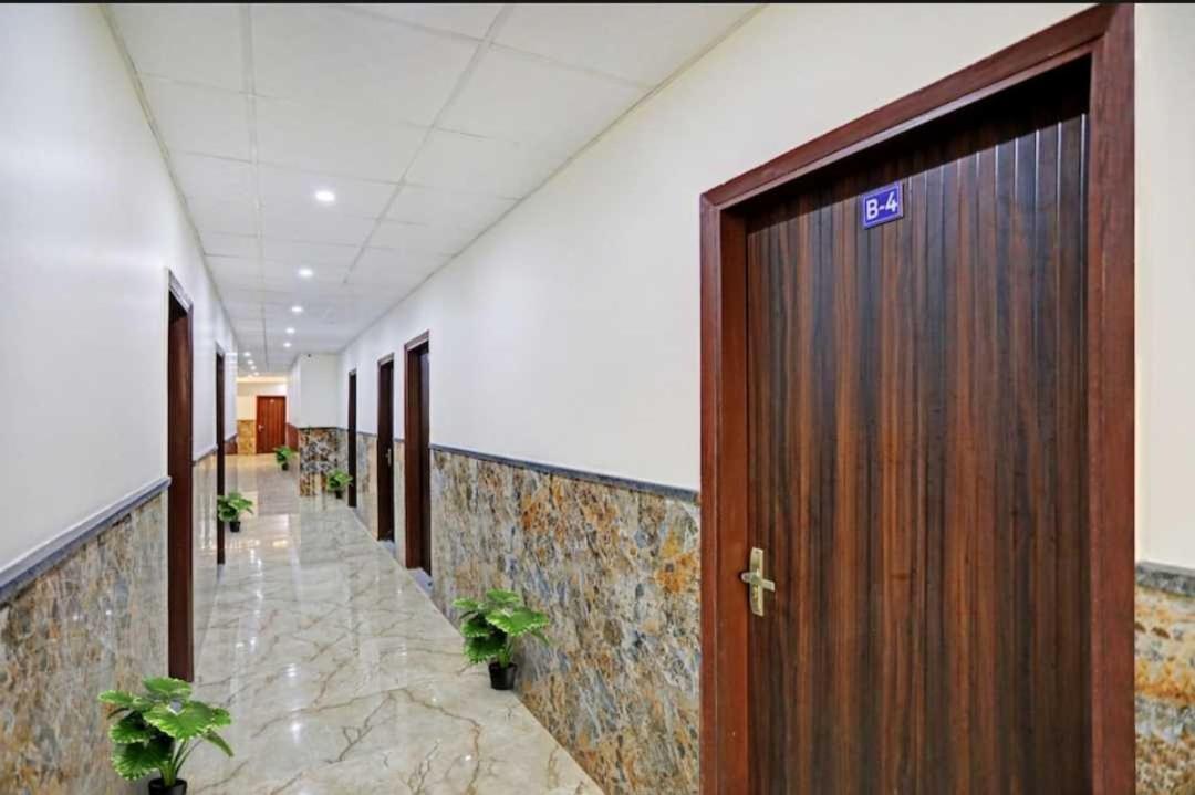 Hotel O K R Resdiancy Near Botanic Garden Of Indian Republic Noida Dış mekan fotoğraf